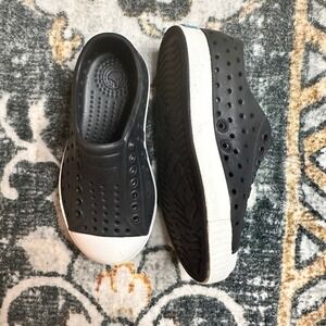 Native‎ Jefferson Kids Black White Slip-On Shoes Size 8 Toddler